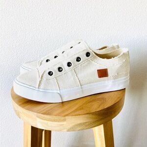 Brand New ⭐️ Cream Canvas Sneakers Womans Slip-On Shoes